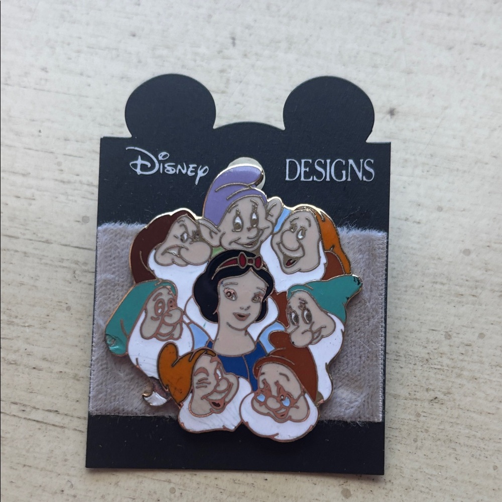 Snow White and Dwarfs Enamel Pin Vintage has two little areas enamel is missing